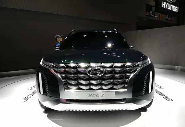 新款旗舰SUV 现代HDC-2概念车亮相广州，新车定位是一款
