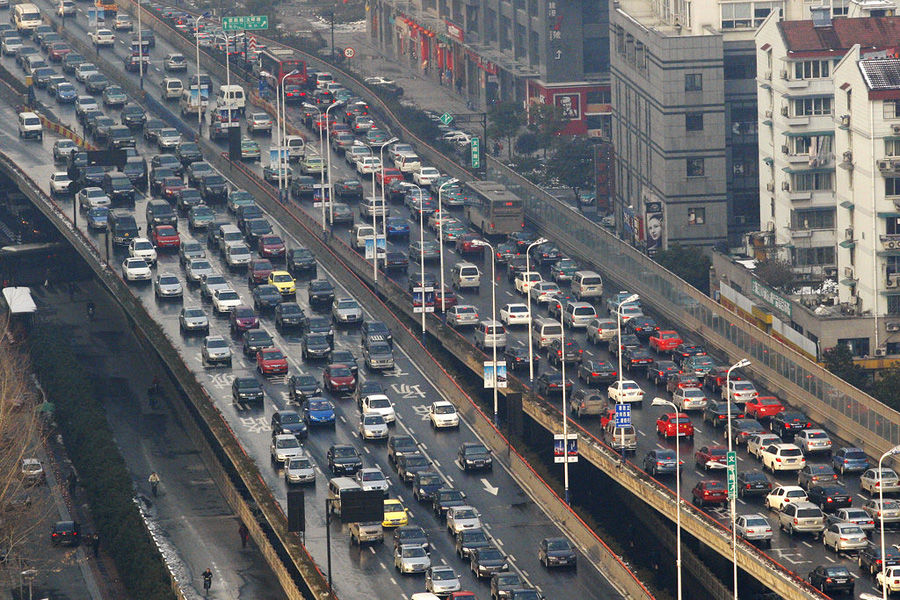 堵車的時候才知道，汽車帶“T”和帶“L”有多大的差距了！