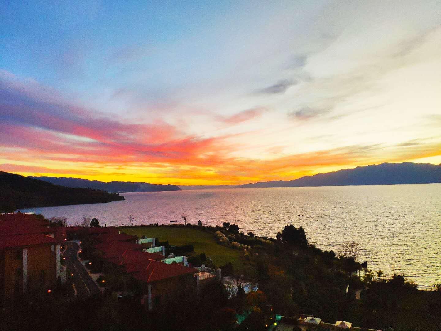 在深冬的抚仙湖奔跑，我是最酷的一道风景