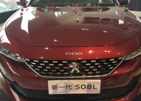 全新標(biāo)致508L現(xiàn)身！紅色車身很帥氣 或16萬(wàn)起