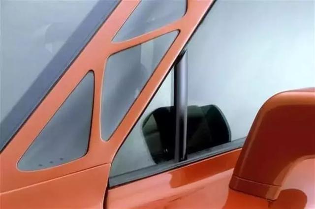 汽车A柱碍眼挡视线，为何不弄成透明的呢？
