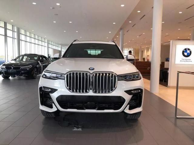 寶馬X7海外實車到店 比奧迪Q7大氣 配3.0T+8AT