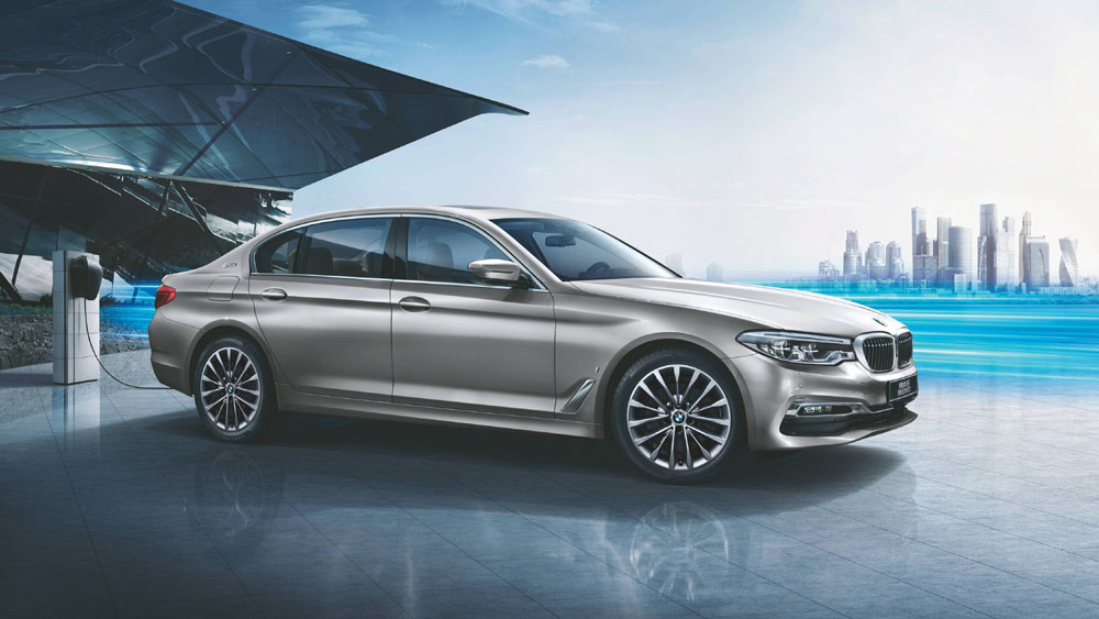 2019款新BMW 5系插电式混合动力先锋版全国上市