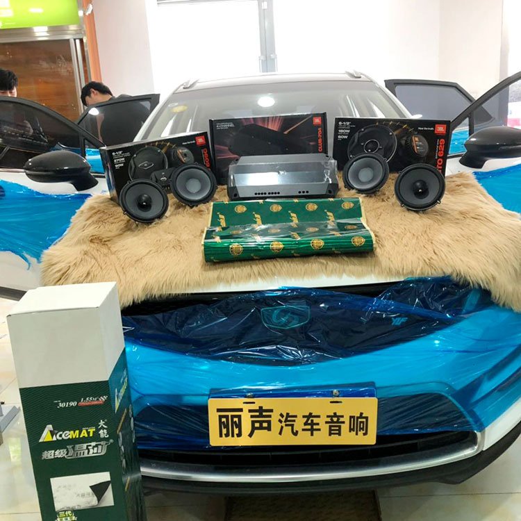 西寧汽車音響改裝JBL，看西寧麗聲吉利帝豪車載音響升級作業(yè)