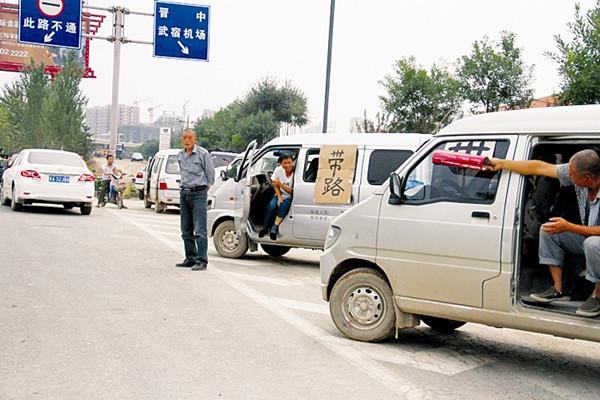 為什么滿大街跑的面包車，現(xiàn)在卻很少見了？車主：買得起開不起！
