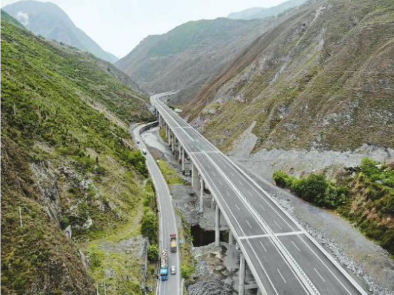 周末，新高速通车，317国道进藏不再翻鹧鸪山