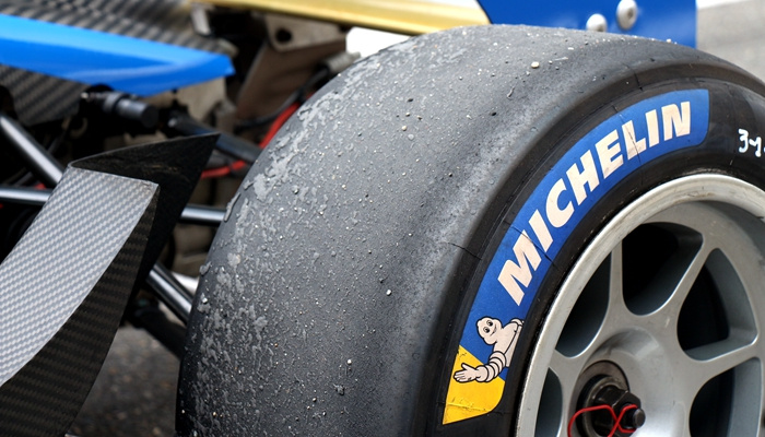 米其林轮胎新品发布会，没想到是试驾F4方程式赛车