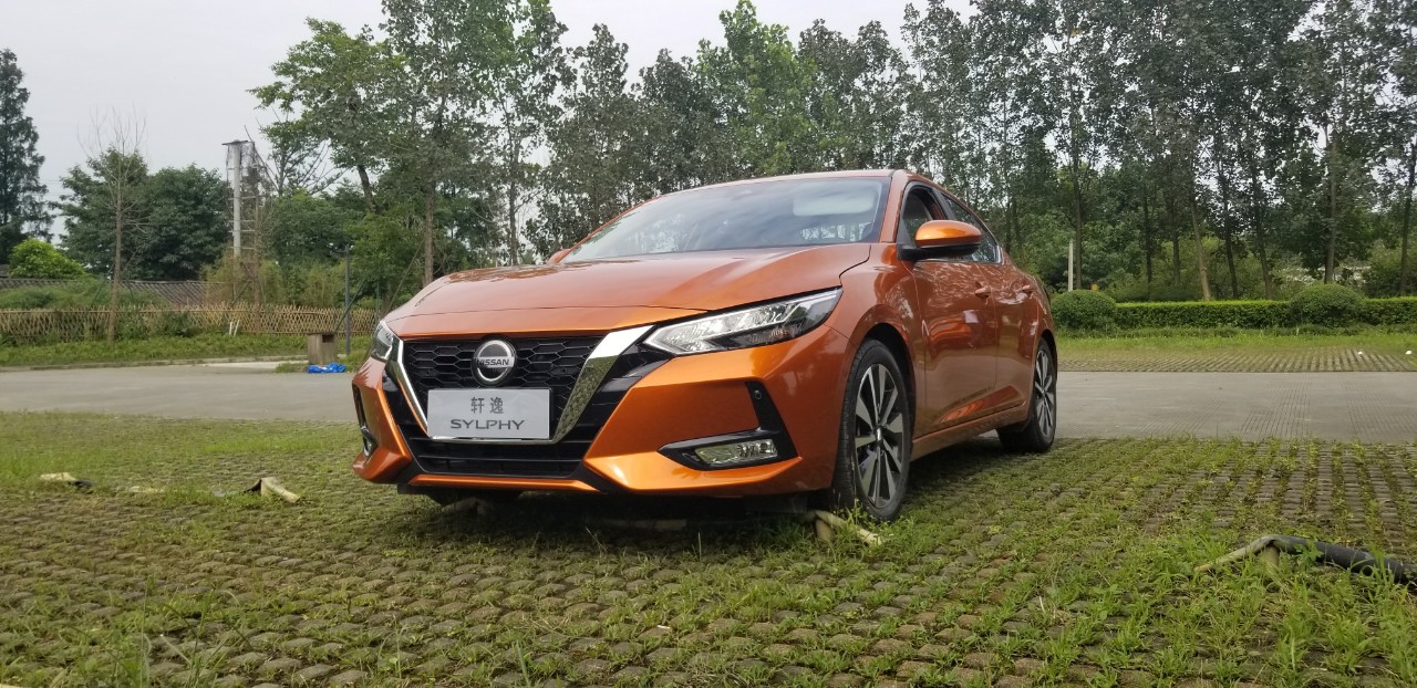 換裝新平臺(tái)!試駕全新日產(chǎn)軒逸!