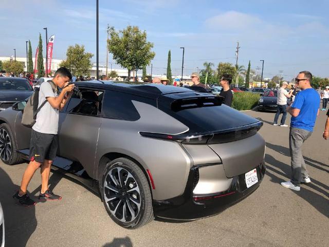 法拉第未来 ff91 实车现身国外小车展,是你喜欢的样子吗?