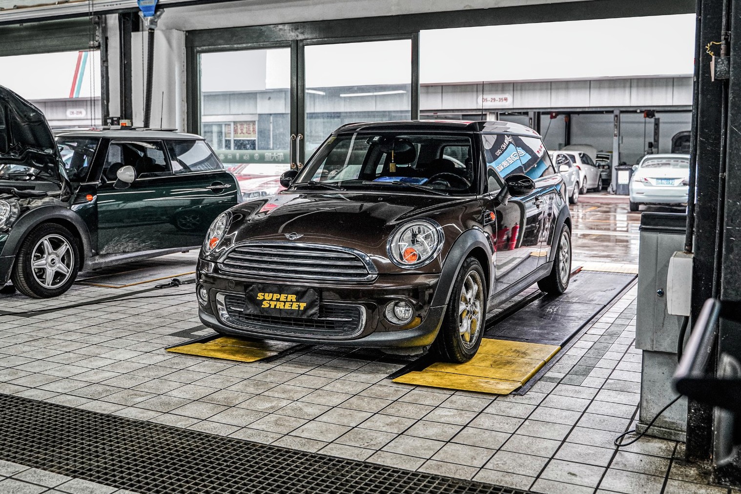 MINI CLUBMAN R55更換嘉實(shí)多極護(hù)鈦流體機(jī)油