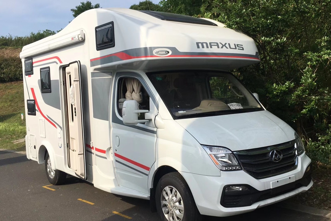 上汽大通RV80房車，最新款C型自動檔旅行座駕