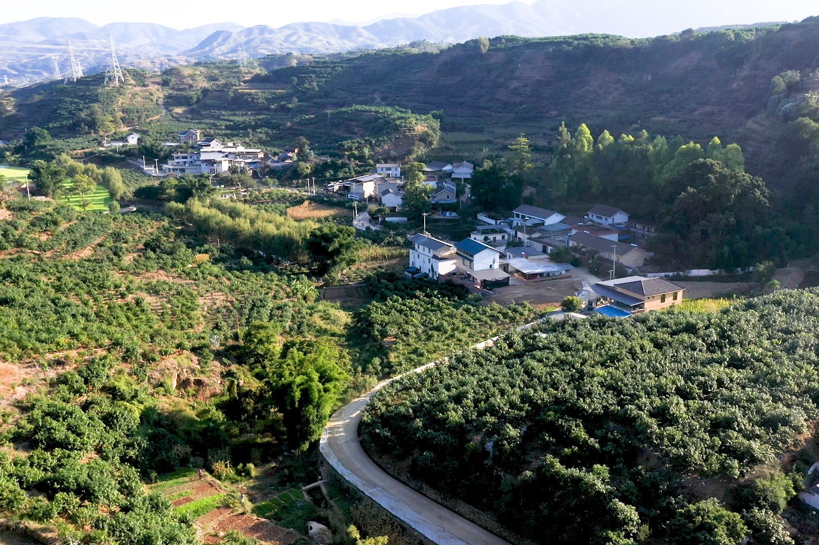 大山深处的彝族乡 探秘“皮卡村”