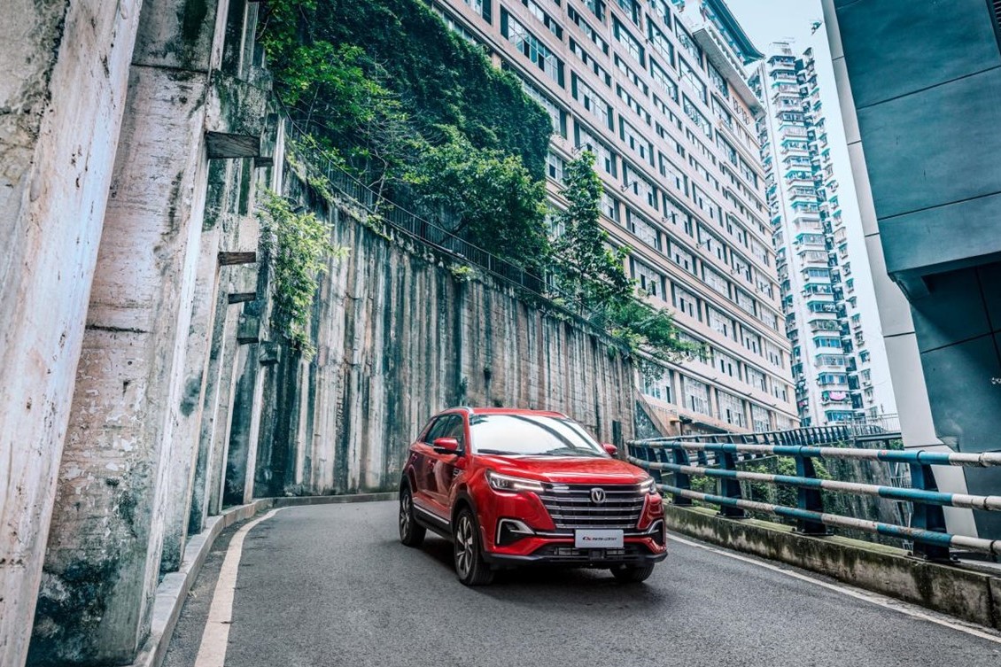 新車報(bào)告丨家族臉譜,長(zhǎng)安CS55PLUS全系1.5T+6AT