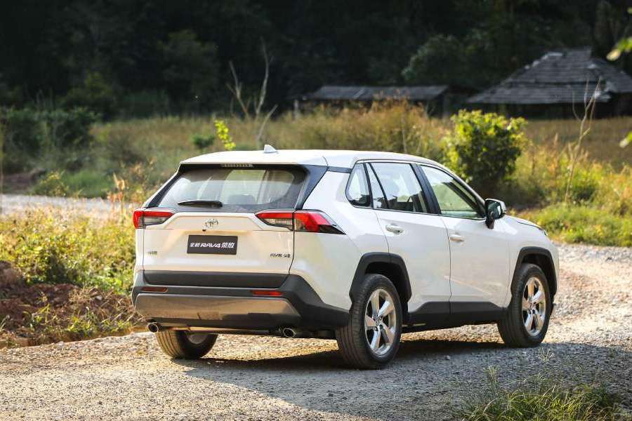 全新RAV4榮放的三種四驅(qū)，同級(jí)獨(dú)一無二！