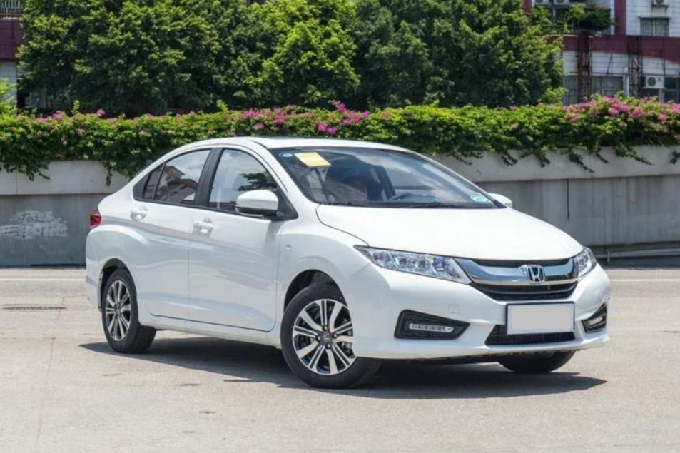 盤點三款代步合資車，省油耐用還是四缸機，7萬內(nèi)搞定