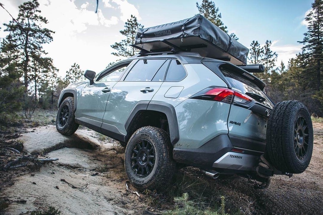 2020款豐田RAV4越野版海外上市，看到這顏值，我心動了！