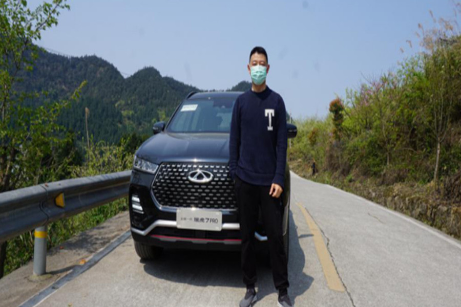 《林海开1.6T 290牛米SUV，印盒探李花》