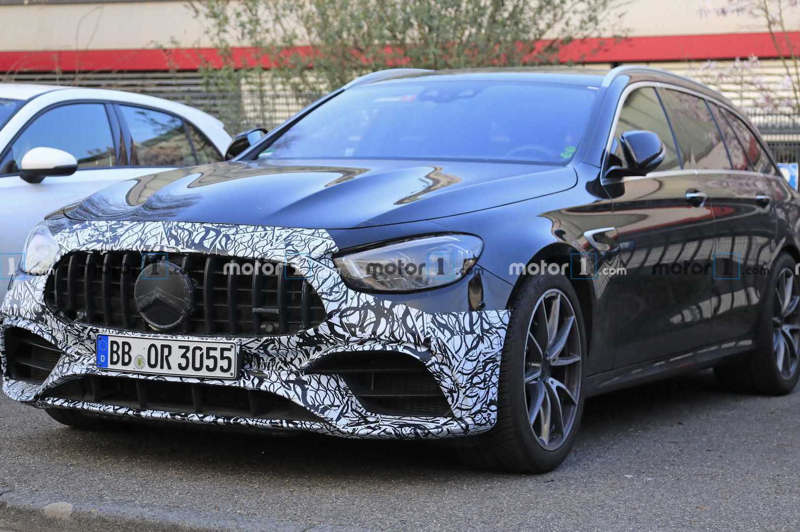 剑指RS6 Avant 新款奔驰AMG E63旅行版谍照曝光