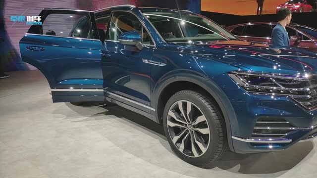 大眾又亮“殺手锏”，車長4878mm，V6引擎帶四驅，看完內飾更心動