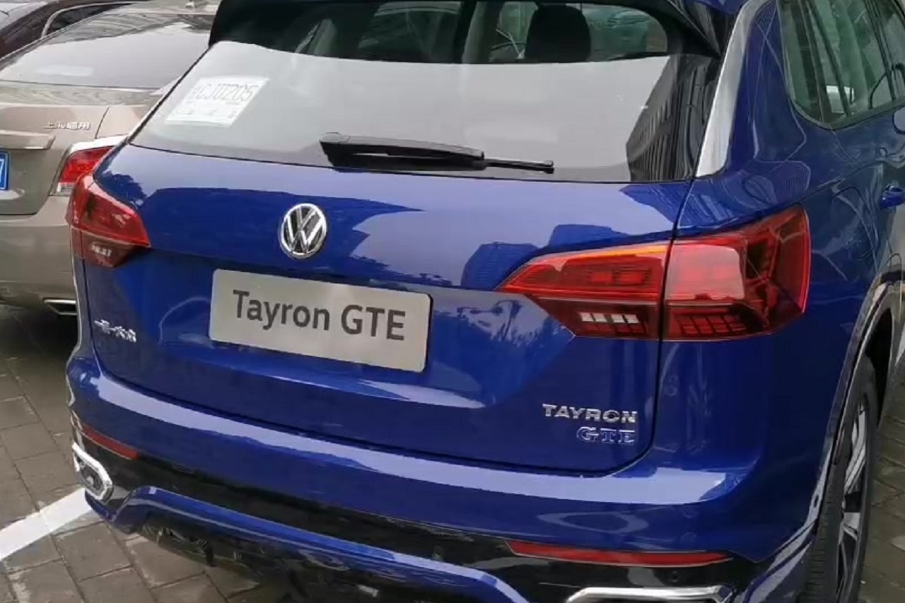 接縫差小測試：一汽-大眾探岳GTE 后備箱中部，左右無差距