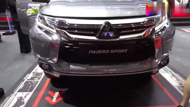 三菱帕杰羅勁暢登場(chǎng)，打開車門看到內(nèi)飾，你喜歡嗎？
