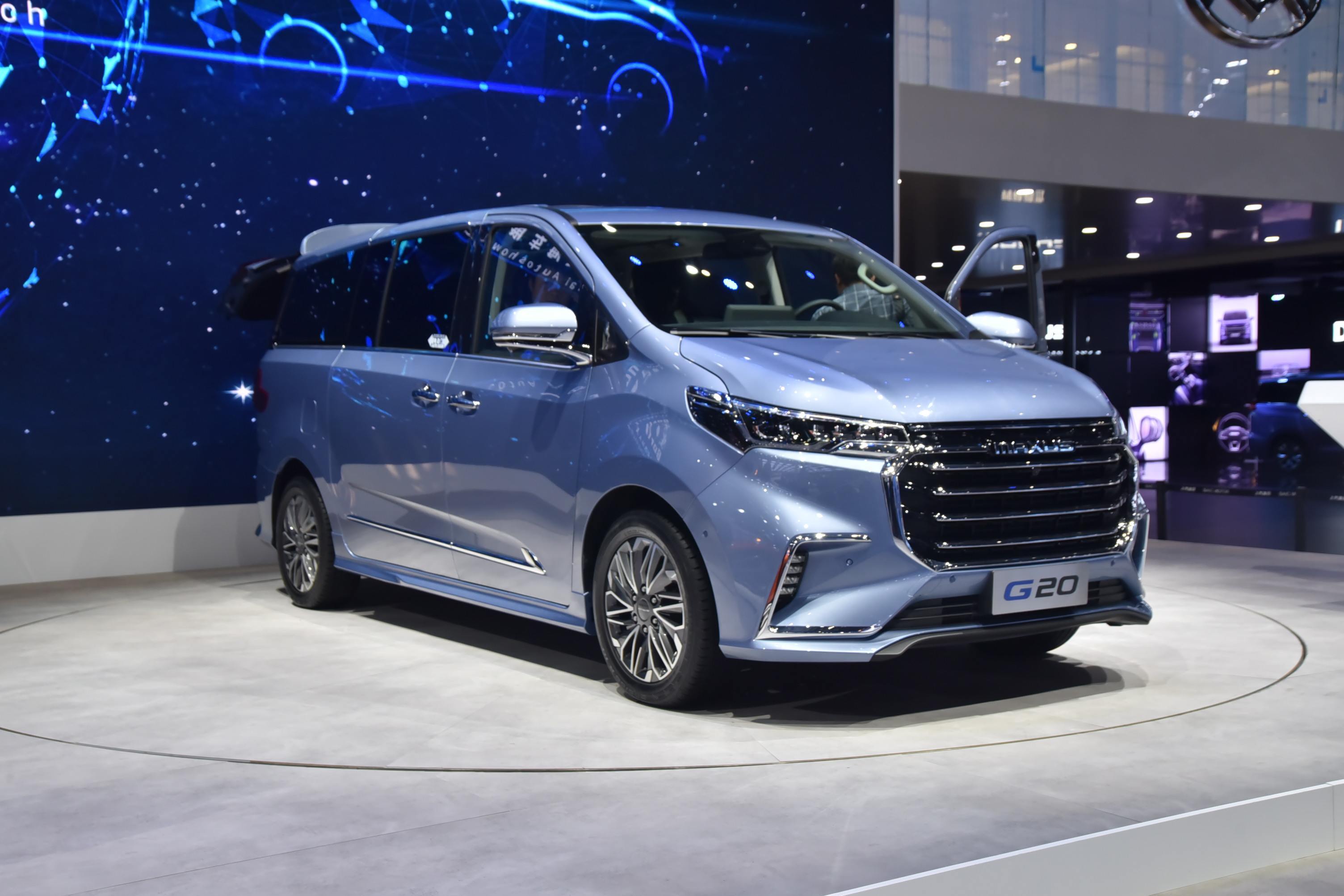 上汽大通邁克薩斯G20天窗漏水,車外下大雨,車內(nèi)下小雨?