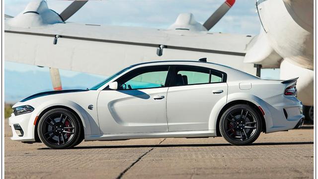 搭载6.2t v8发动机 道奇地狱猫红眼曝光