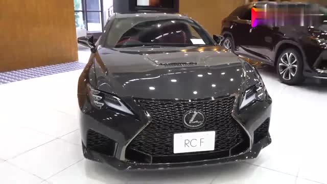 新車到店，實(shí)拍2020款雷克薩斯RCF，顏值真不賴！