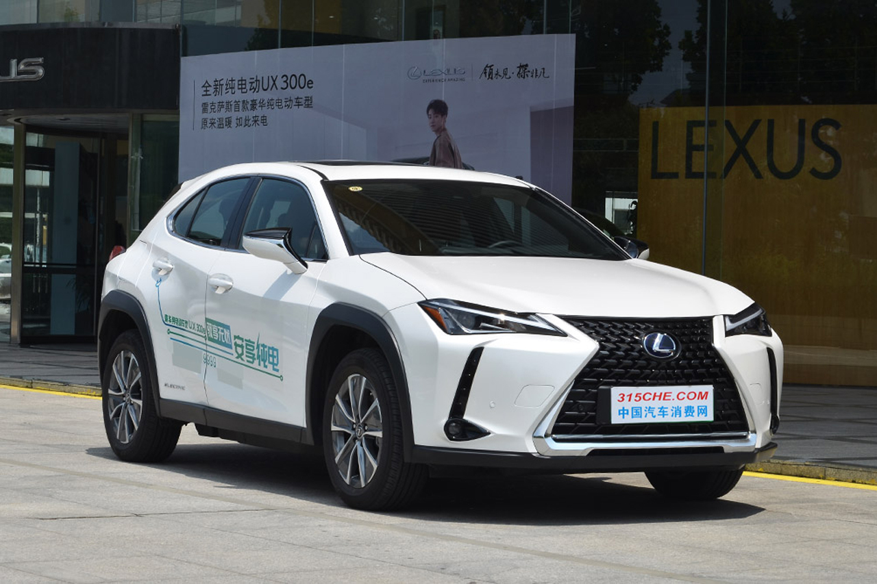 落地價(jià)高達(dá)40萬,續(xù)航僅400km,雷克薩斯首款純電動(dòng)還敢加