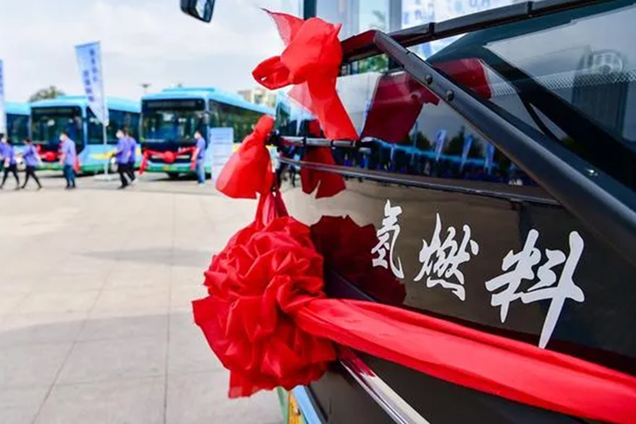 【汽車(chē)人】商用車(chē)?yán)m(xù)演“爭(zhēng)霸賽”，燃料電池成新戰(zhàn)場(chǎng)