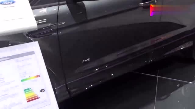 車(chē)展實(shí)拍全新福特Kuga ST-Line細(xì)節(jié)，土豪們喜歡這臺(tái)車(chē)嗎？