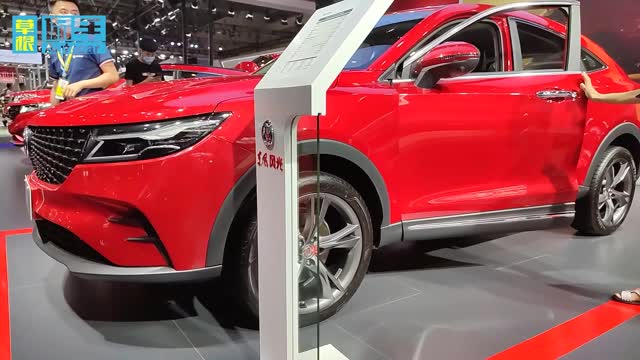 售9.98萬起，車長4685mm，坐進車內(nèi)，享受30萬的品質(zhì)，開著也氣派