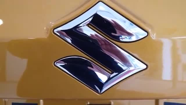 新車到店，實拍2020款鈴木維特拉Hybrid版，質(zhì)感太強！