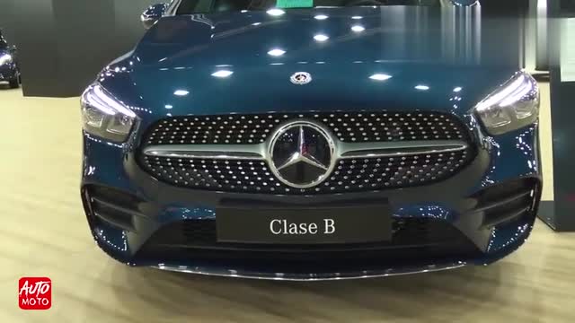 新車展示,實拍新款奔馳B200d,這空間真不賴！