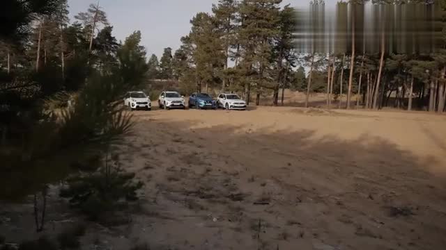 新款豐田RAV4和途觀越野爬坡,一腳油門如履平地,簡(jiǎn)直太帥了！