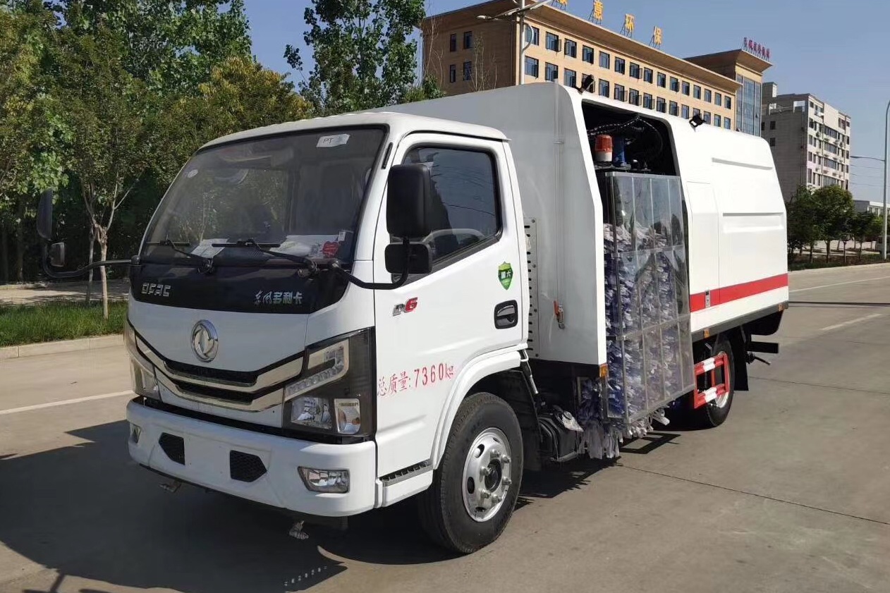 東風(fēng)護(hù)欄清洗車報價 城市道路護(hù)欄清洗車廠家報價