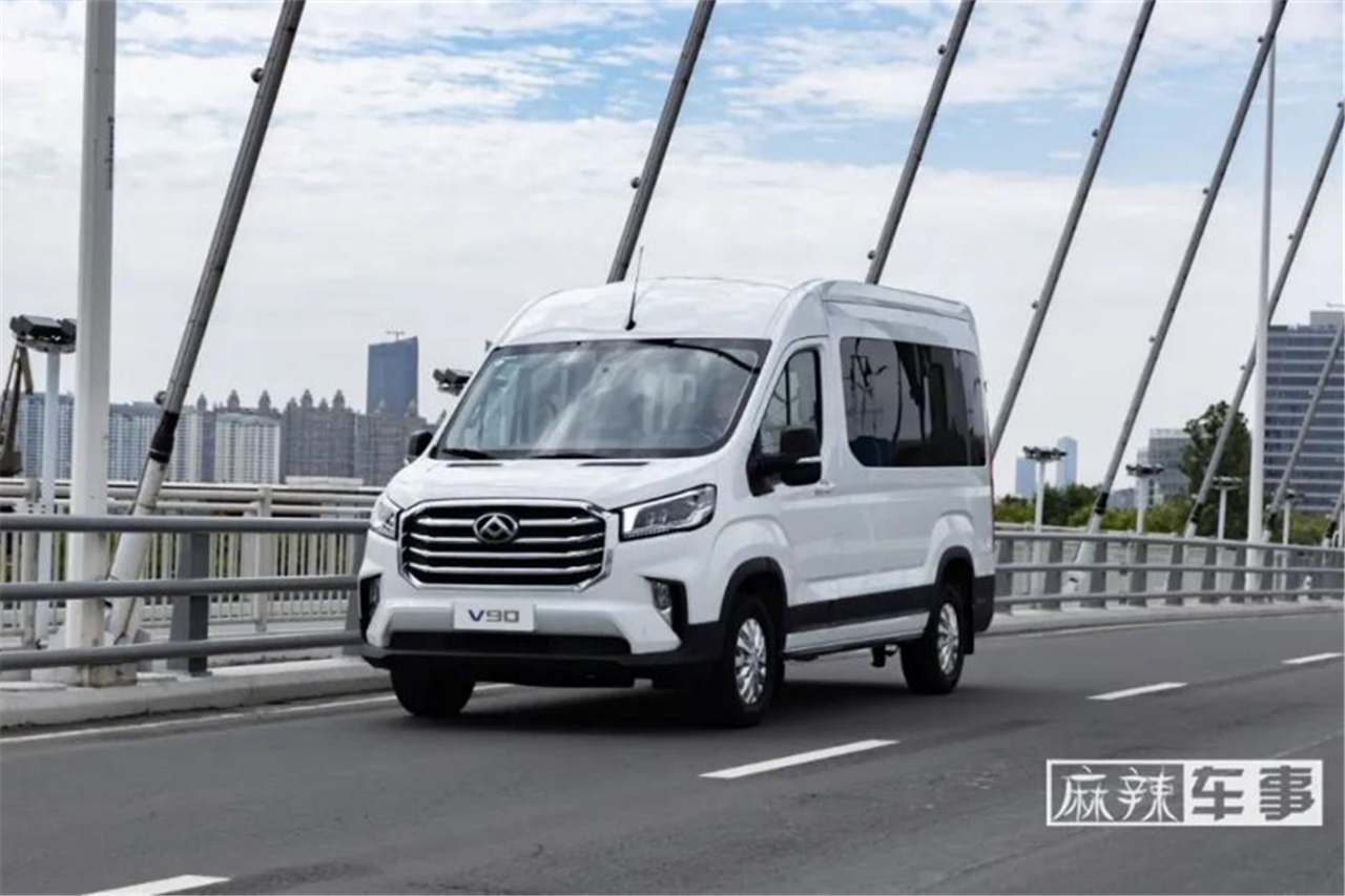 路上的宽体轻客，3辆就有1辆来自大通，新品EV90更巴适