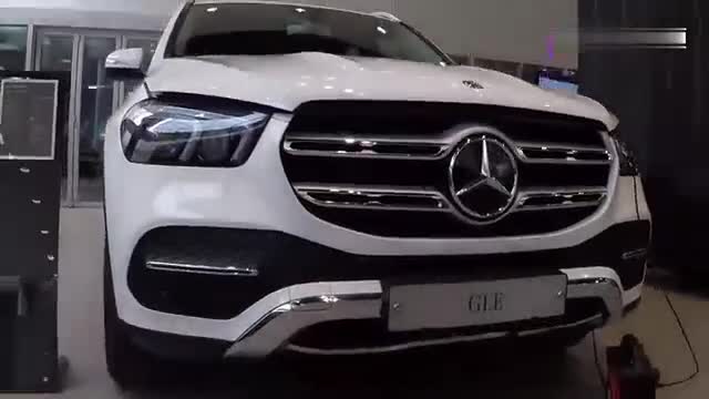 2020款奔馳GLE300和奔馳A220到店實拍