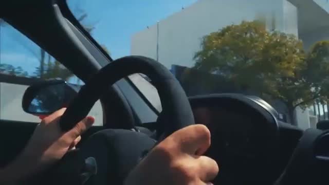 邁凱倫 720S Spider，熱橙似火，顏值超高