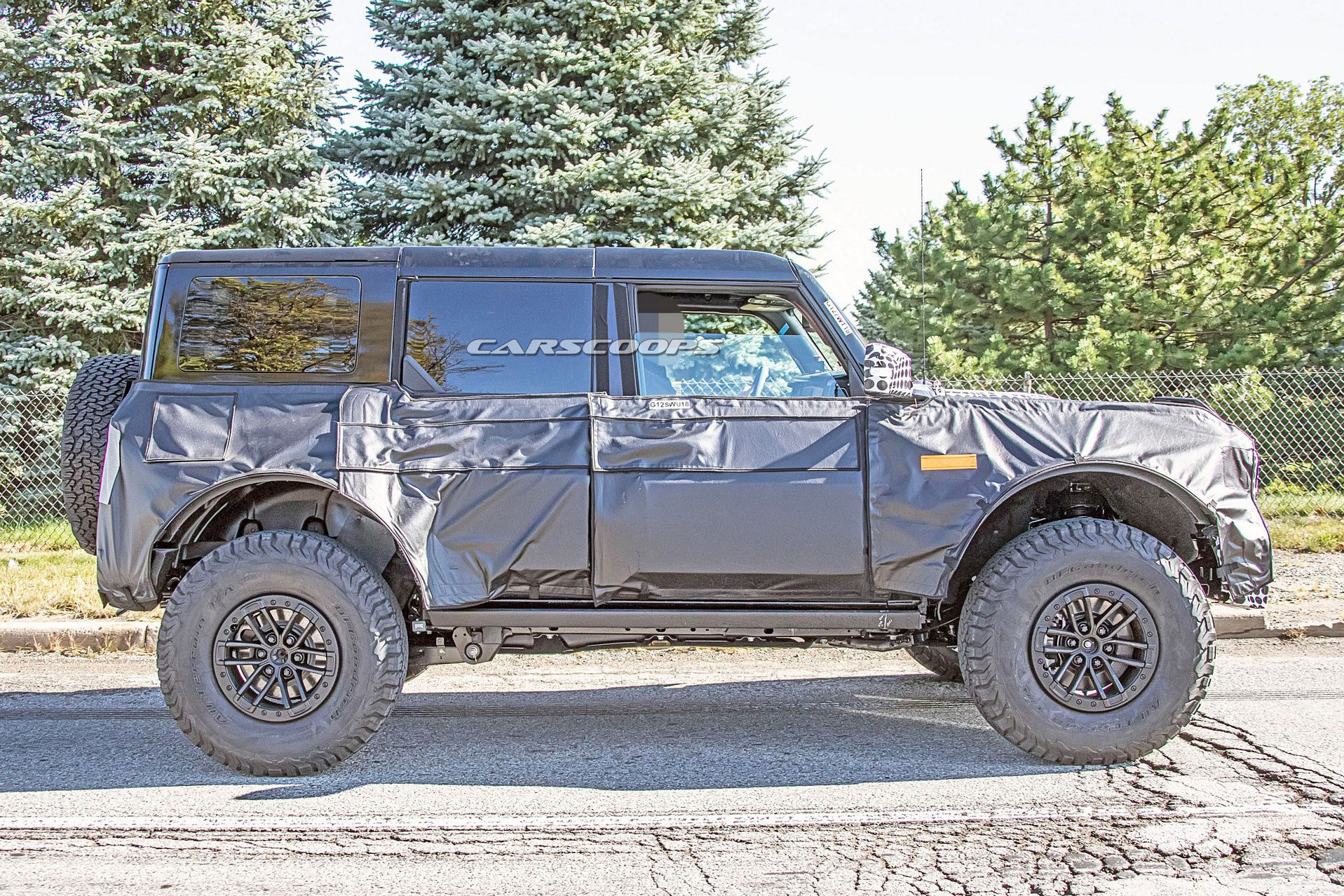 2022款福特Bronco战车将争夺Jeep的越野车宝座