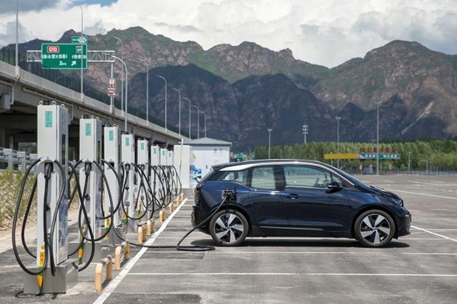 3年推出25款車(chē)型？寶馬正在沖向電動(dòng)化和數(shù)字化！