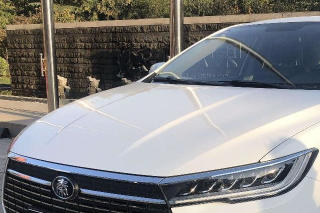 長(zhǎng)假過(guò)后盼過(guò)年，這輛車(chē)工況續(xù)航給力、好開(kāi)不貴，適合長(zhǎng)途自駕！