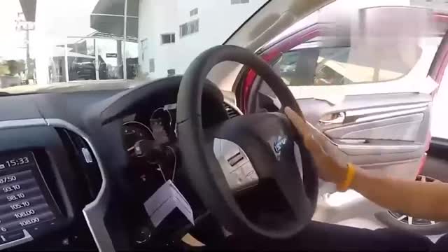 體驗2020款五十鈴牧游俠，打開車門看到三排空間，給個不心動理由