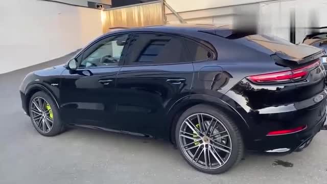 2020款保時(shí)捷卡宴Coupe Hybrid入庫(kù)，近距離了解完后，心動(dòng)了