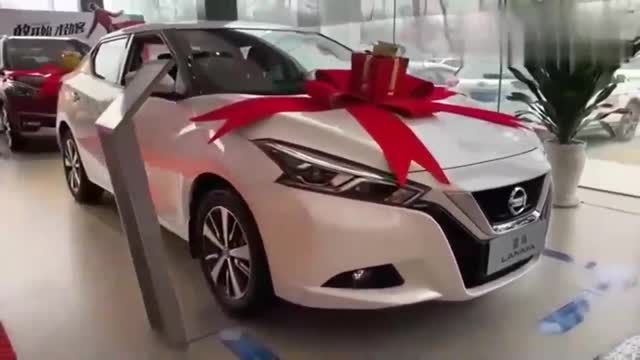 新款日產(chǎn)藍鳥到店展示, 全方位展示后, 買不買自己做個參考