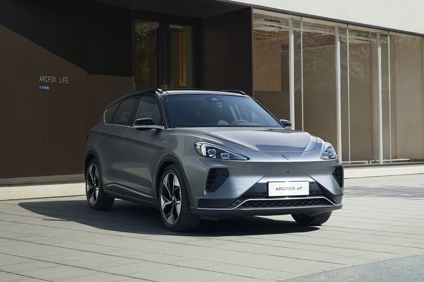 亮點(diǎn)不只在外表，聊ARCFOX極狐 αT到底是一輛什么車(chē)？高