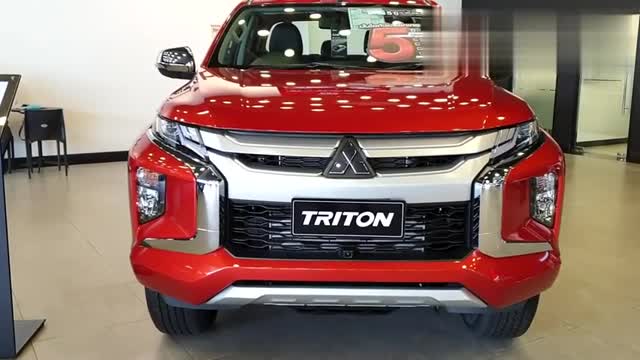 最新款三菱TritonGT到店展示,打開(kāi)車(chē)門(mén)看到內(nèi)飾,徹底心動(dòng)了！