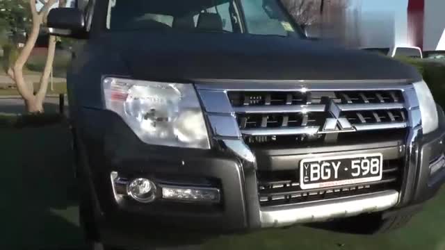 總算見(jiàn)到實(shí)車了，2020款三菱帕杰羅中東版，這顏值我徹底心動(dòng)了！