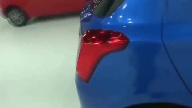 鈴木雨燕GLX終于到店，打開車門看到內(nèi)飾，我徹底心動(dòng)了！