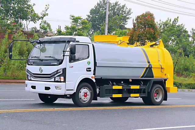 餐廚垃圾運輸車東風牌最低價格 餐余垃圾轉(zhuǎn)運車多少錢